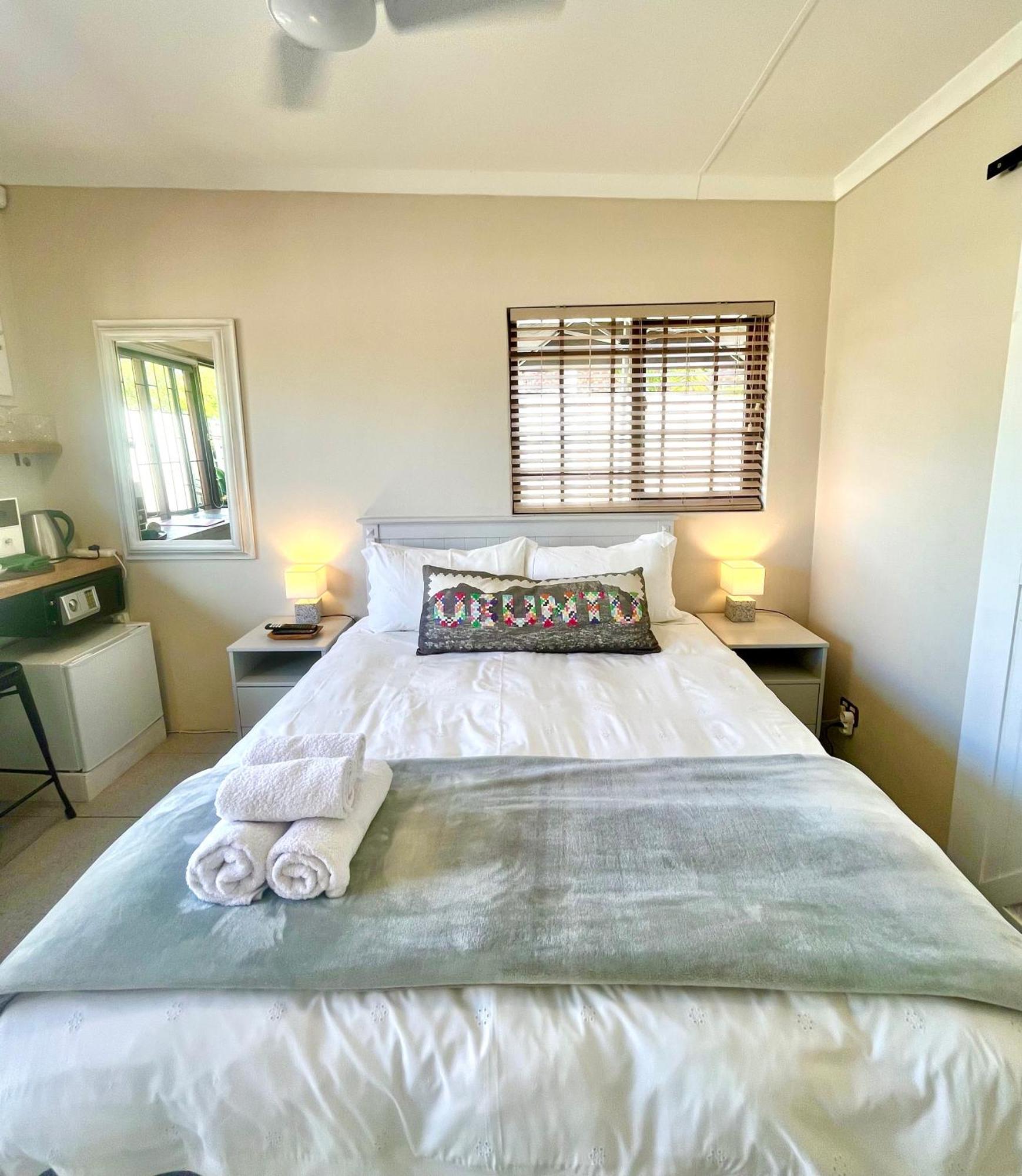 Dolphin Circle Bed And Breakfast Плетенбърг Бей Екстериор снимка