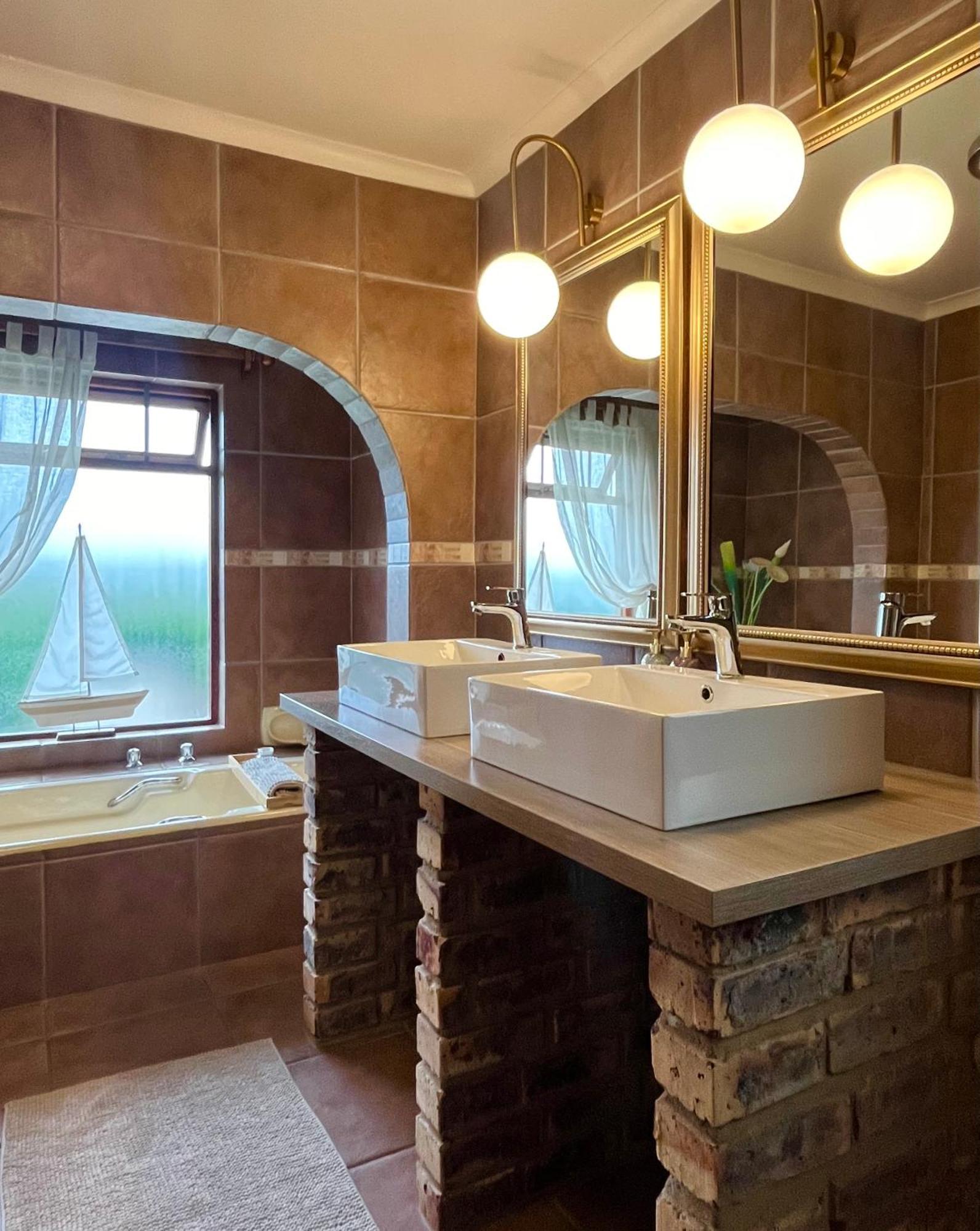 Dolphin Circle Bed And Breakfast Плетенбърг Бей Стая снимка